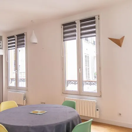 Quiet And Bright Apt In The 11Th District Of Paris Апартаменты *