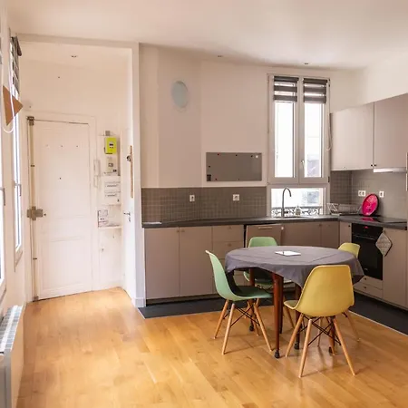 Quiet And Bright Apt In The 11Th District Of Paris Апартаменты *