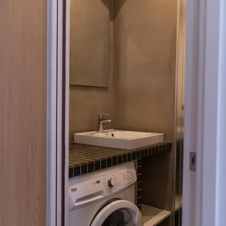 Quiet And Bright Apt In The 11Th District Of Paris