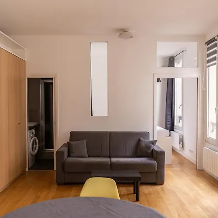 Quiet And Bright Apt In The 11Th District Of Paris Апартаменты *