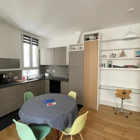 Quiet And Bright Apt In The 11Th District Of Paris