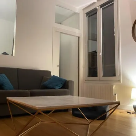 Quiet And Bright Apt In The 11Th District Of Paris Апартаменты