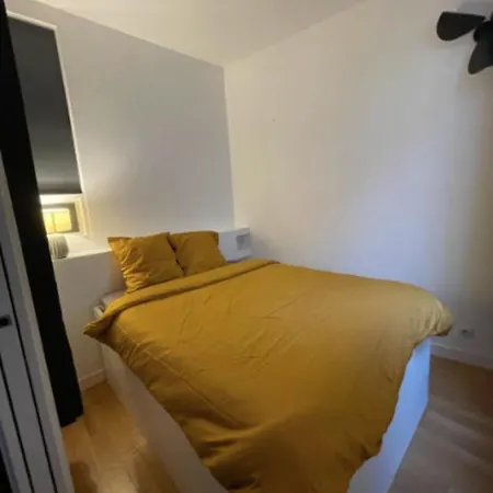 Quiet And Bright Apt In The 11Th District Of Paris *