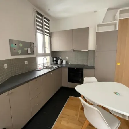 Quiet And Bright Apt In The 11Th District Of Paris * Париж