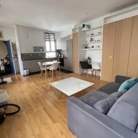 Апартаменты Quiet And Bright Apt In The 11Th District Of Paris *