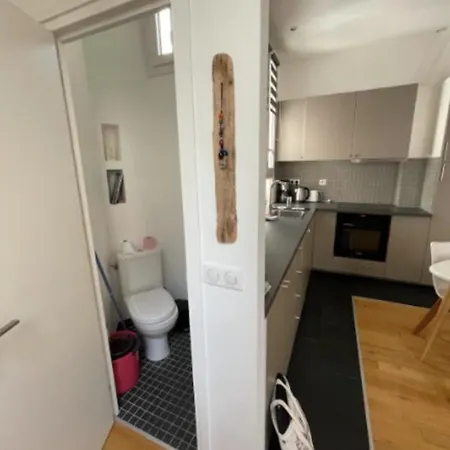 Quiet And Bright Apt In The 11Th District Of Paris * Париж
